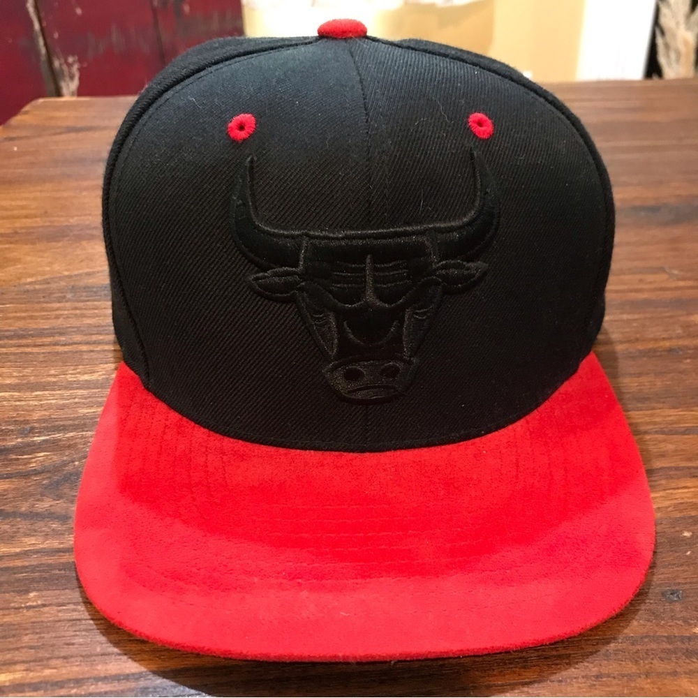 🏀RARE Mitchell & Ness Chicago Bulls SnapBack Cap